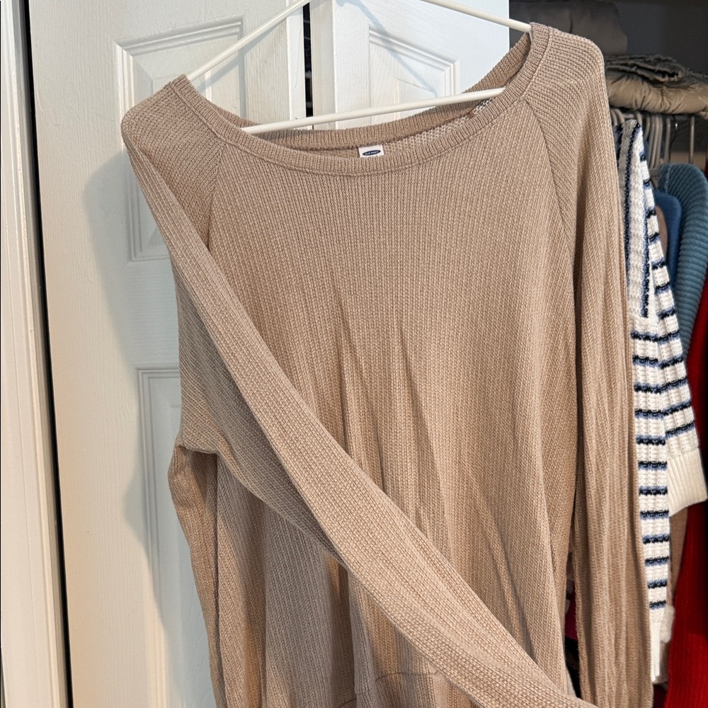 Old Navy Women's Beige Crew Neck Sweater
